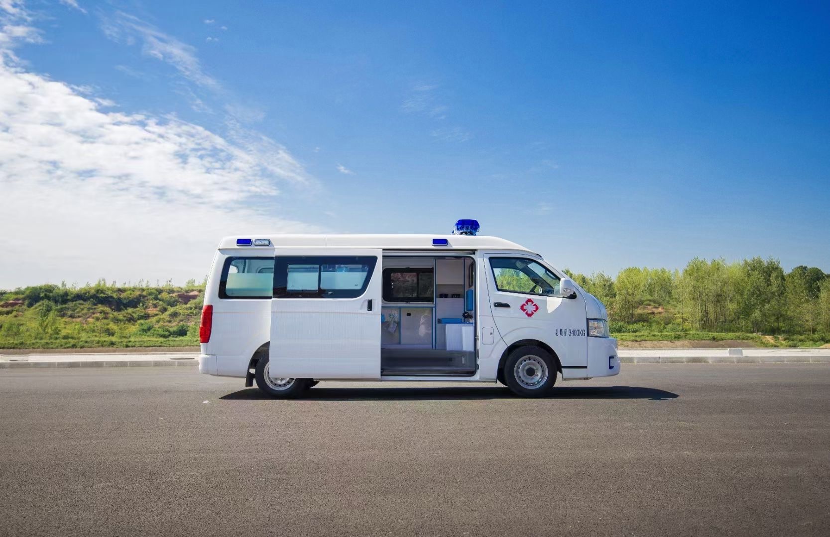 吉利電動(dòng)救護(hù)車