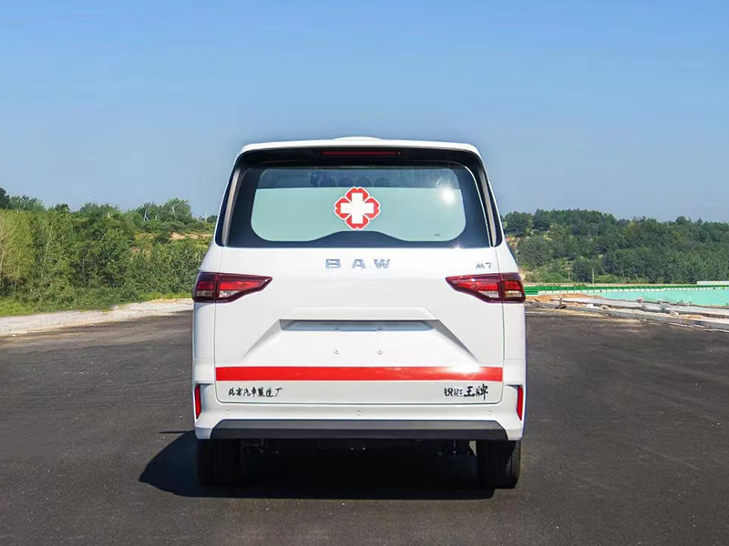 北汽，下地庫救護車