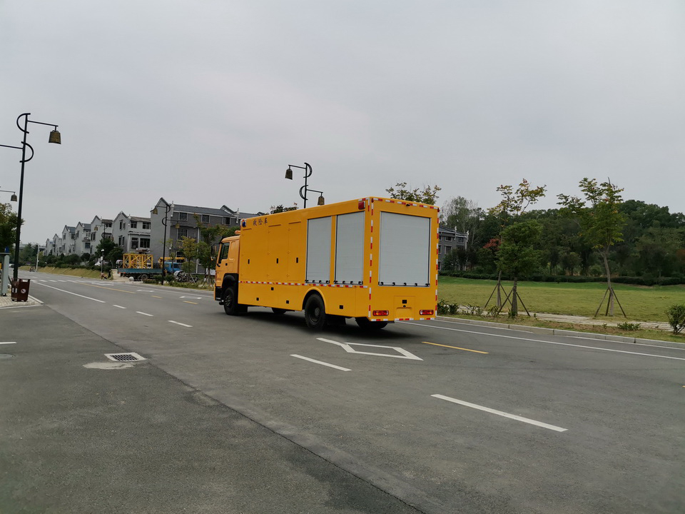 重汽豪沃救險(xiǎn)車(chē)